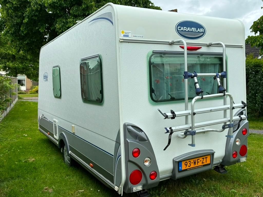 Cavalair Ambiance 460 Style (2007) – Compleet vakantieklaar, Caravans en Kamperen, Rondzit, Particulier, 4 tot 5 meter, Caravelair
