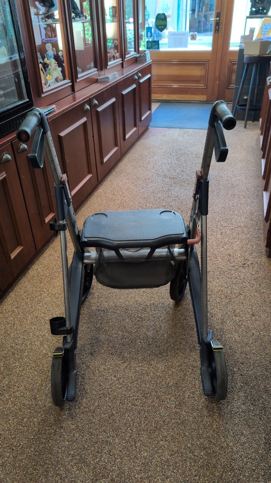 rollator met zit-/rust mogelijkheid, Ophalen, Opvouwbaar, Gebruikt
