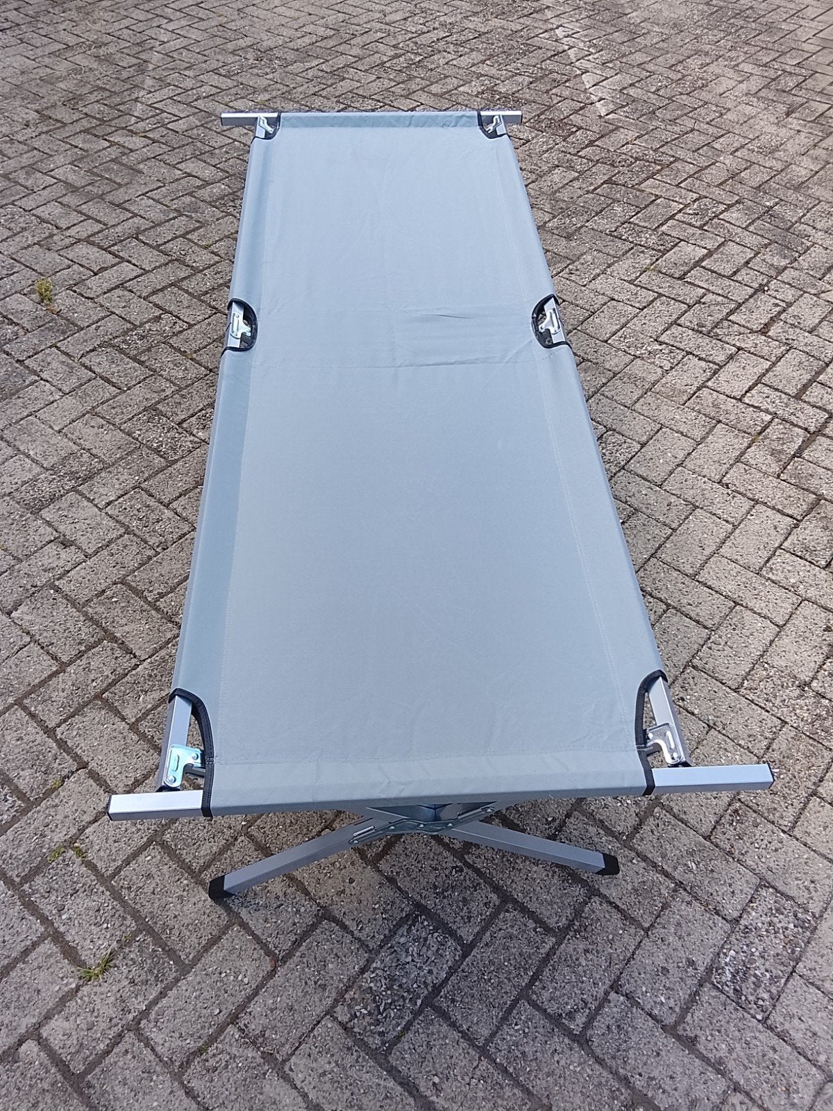 Tresko Ligbed 210x70 - Nieuw in doos, Caravans en Kamperen, Tresko, Onbekend, Nieuw, Ophalen of Verzenden