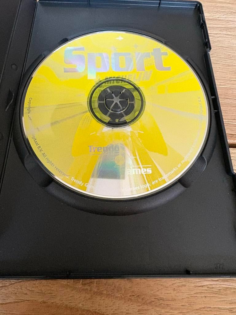 PC CD-ROM Sport (41 spellen) + E.A. Sports F1 2002, Spelcomputers en Games, Games | Pc, Ophalen of Verzenden, Zo goed als nieuw