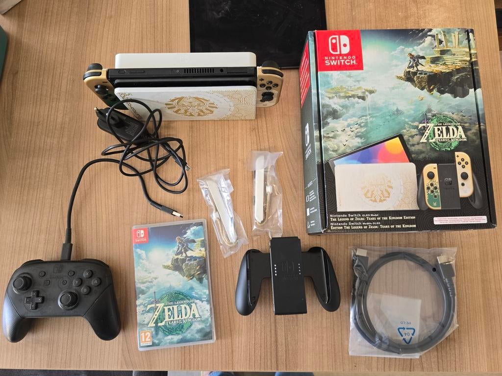 Nintendo Switch OLED met Zelda spel en Pro Controller, Ophalen, Overige genres, 1 speler, Zo goed als nieuw