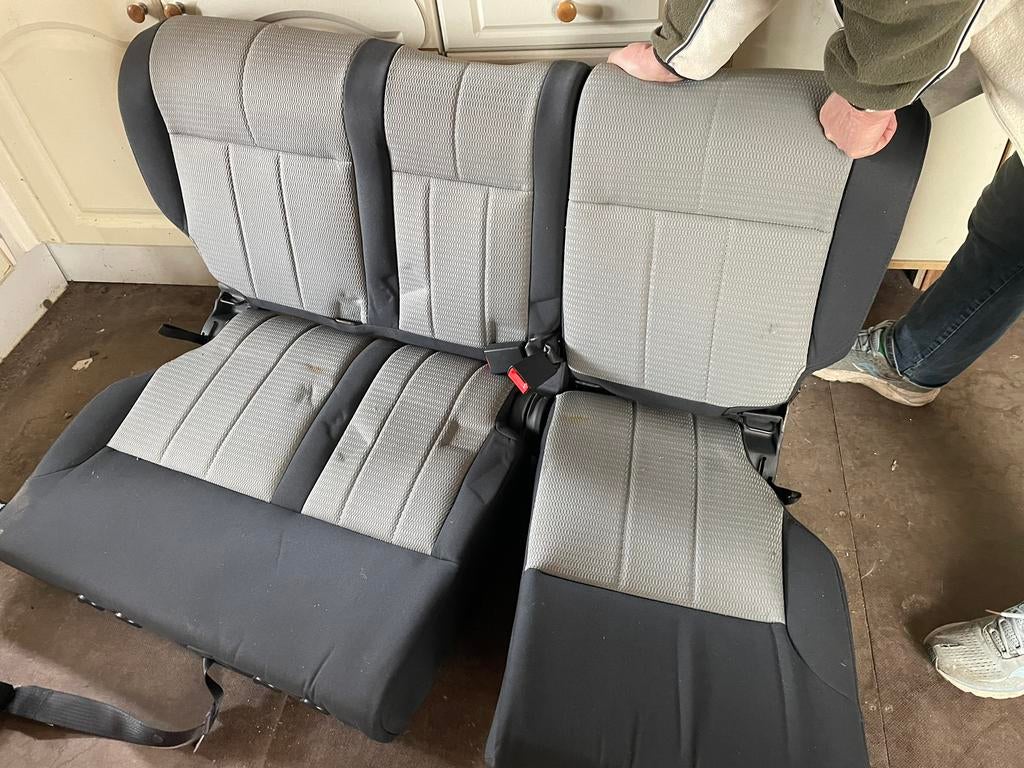 Achterbank dodge nitro gratis !, Auto-onderdelen, Ophalen of Verzenden, Dodge