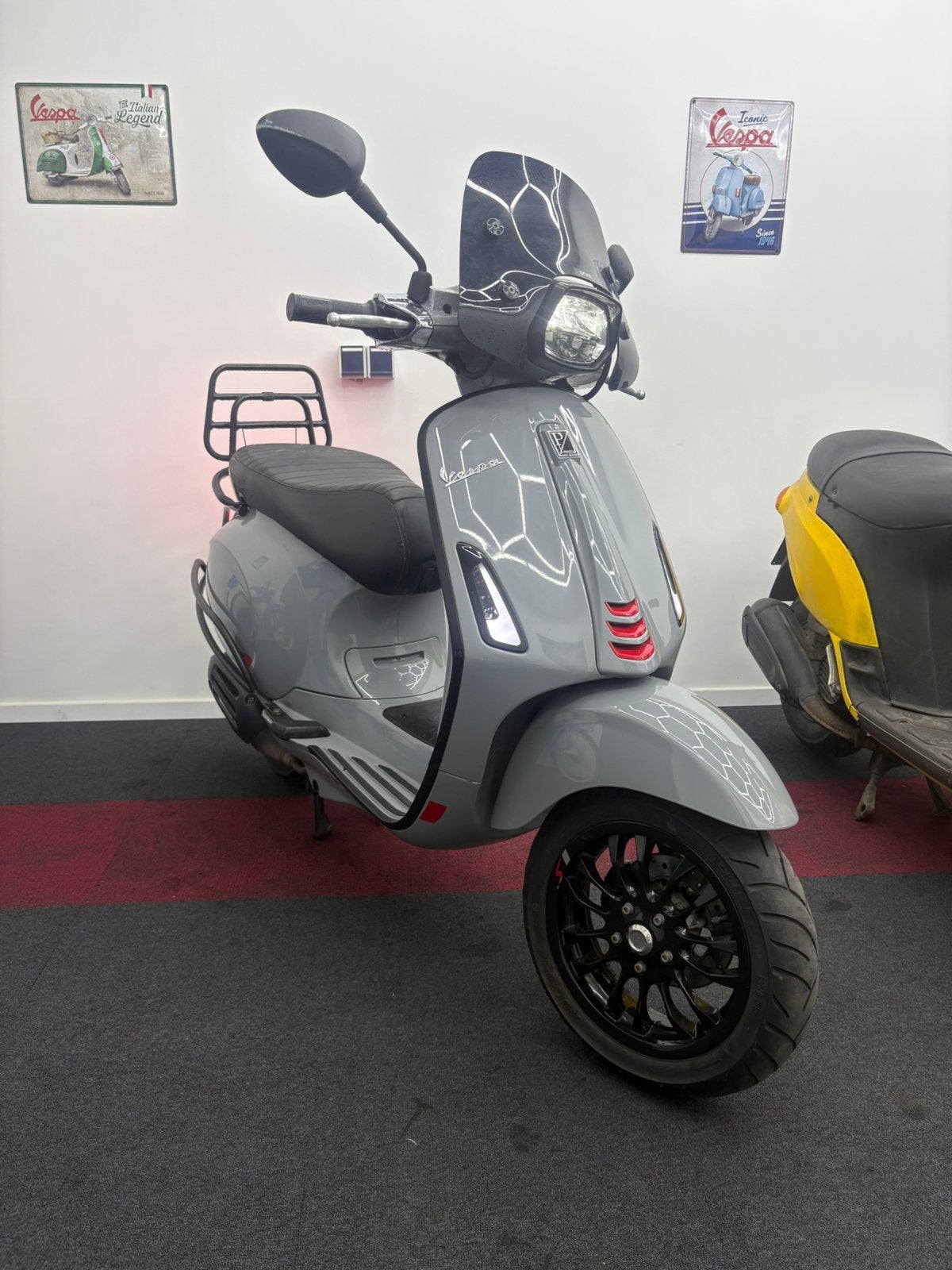 Vespa sprint s 2019 e4 MALOSSI/NARDO, Fietsen en Brommers, Brommeronderdelen | Scooters, Ophalen, Zo goed als nieuw, Overige typen