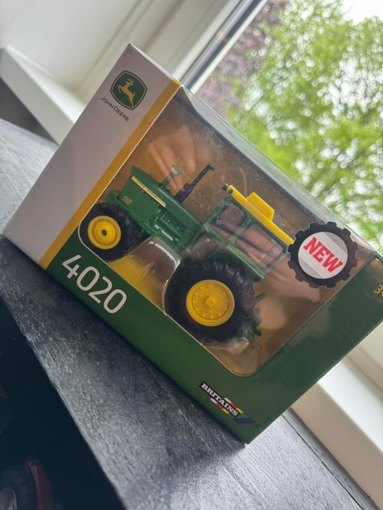 1:32 John deere 4020 Britains, Ophalen of Verzenden, Zo goed als nieuw, Tractor of Landbouw, Britains