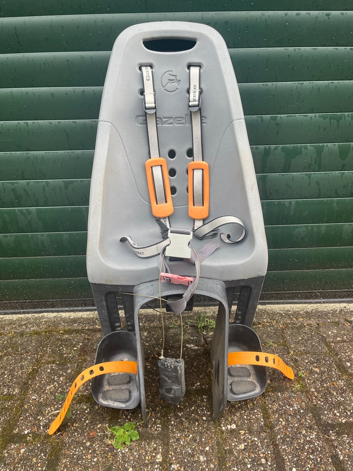 Kinderzitje achterop gazelle - 1 klip moet vervangen, Achterzitje, Ophalen, 15 t/m 25 kg, Gebruikt