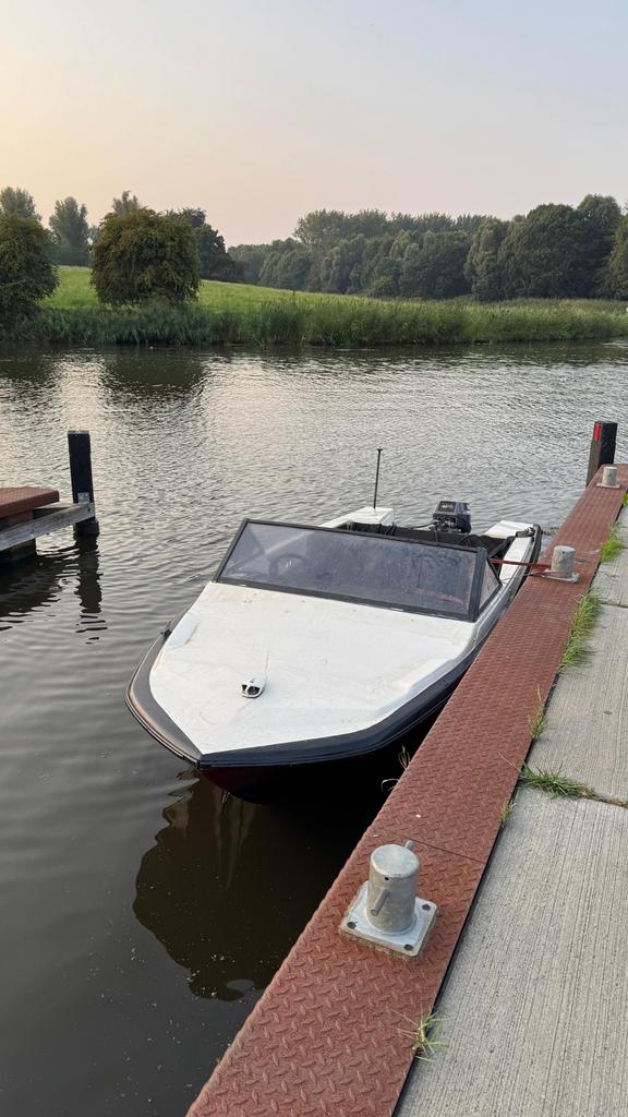 Glastron speedboot inclusief trailer en 9.9 pk Yamaha, Watersport en Boten, Speedboten, Ophalen, Gebruikt, Minder dan 70 pk, Buitenboordmotor