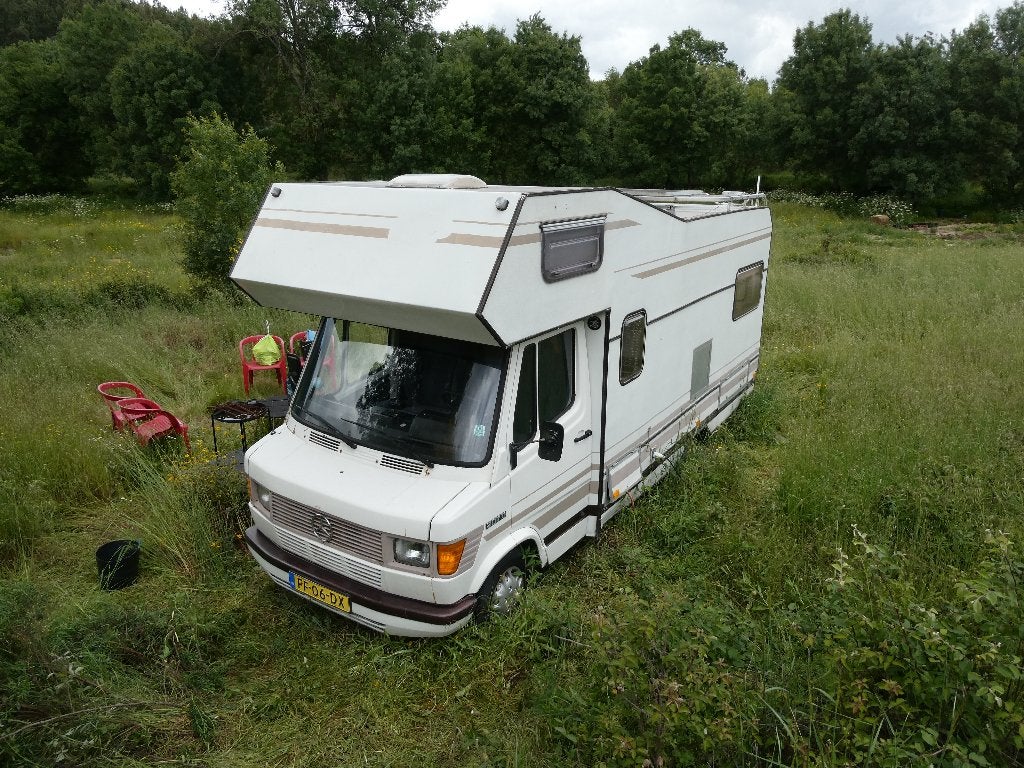 Belastingvrije Mercedes 207D Oldtimer. Nieuwe APK, Caravans en Kamperen, Chemisch toilet, Alkoof, Particulier, Bestuurdersdeur