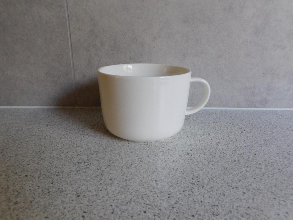 Mok 330 ml. New Bone China Wit Chicago Hema, Ophalen of Verzenden, Zo goed als nieuw, Overige stijlen, Kop(pen) en/of Schotel(s)