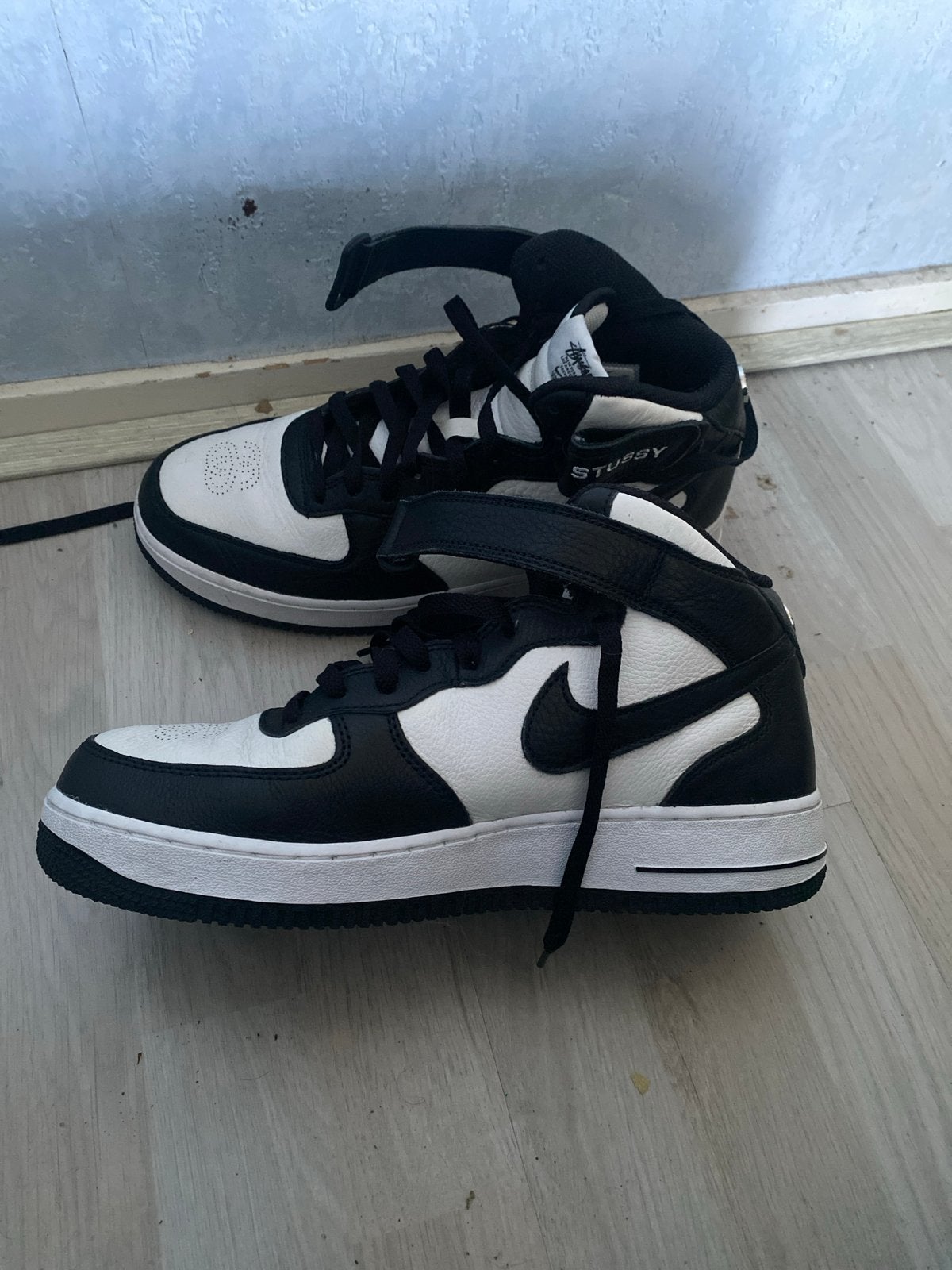 Nike Air Force 1 Mid Stussy - Zwart/Wit, Ophalen of Verzenden, Gedragen, Zwart, Sneakers of Gympen