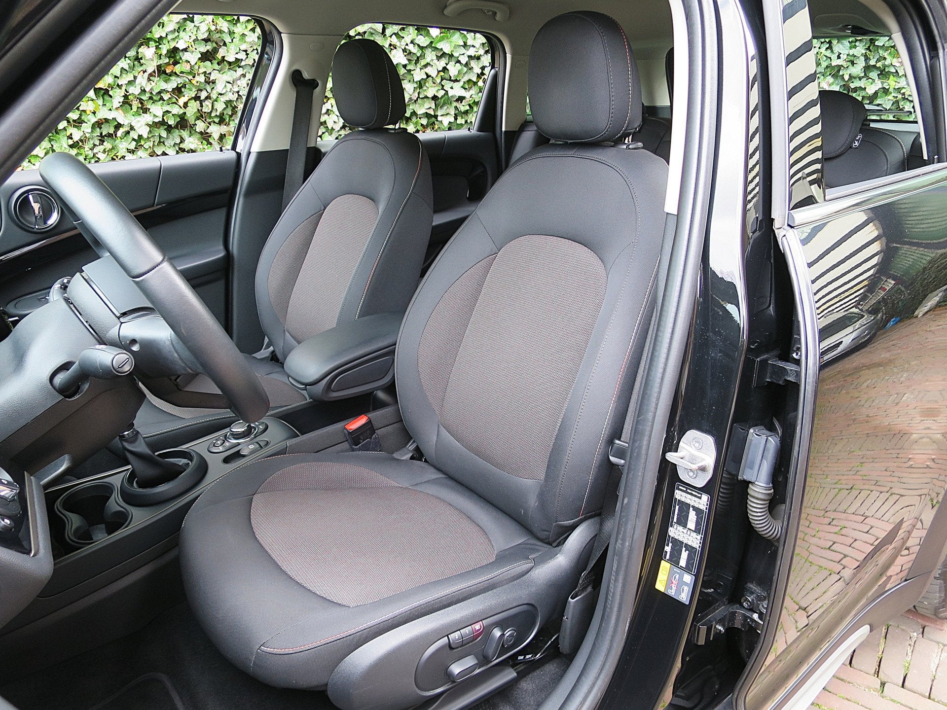 MINI Countryman 1.5 Cooper SE ALL4 Essential LCI met Adap.cr, Auto's, Mini, Stof, Gebruikt, Zwart, Bedrijf