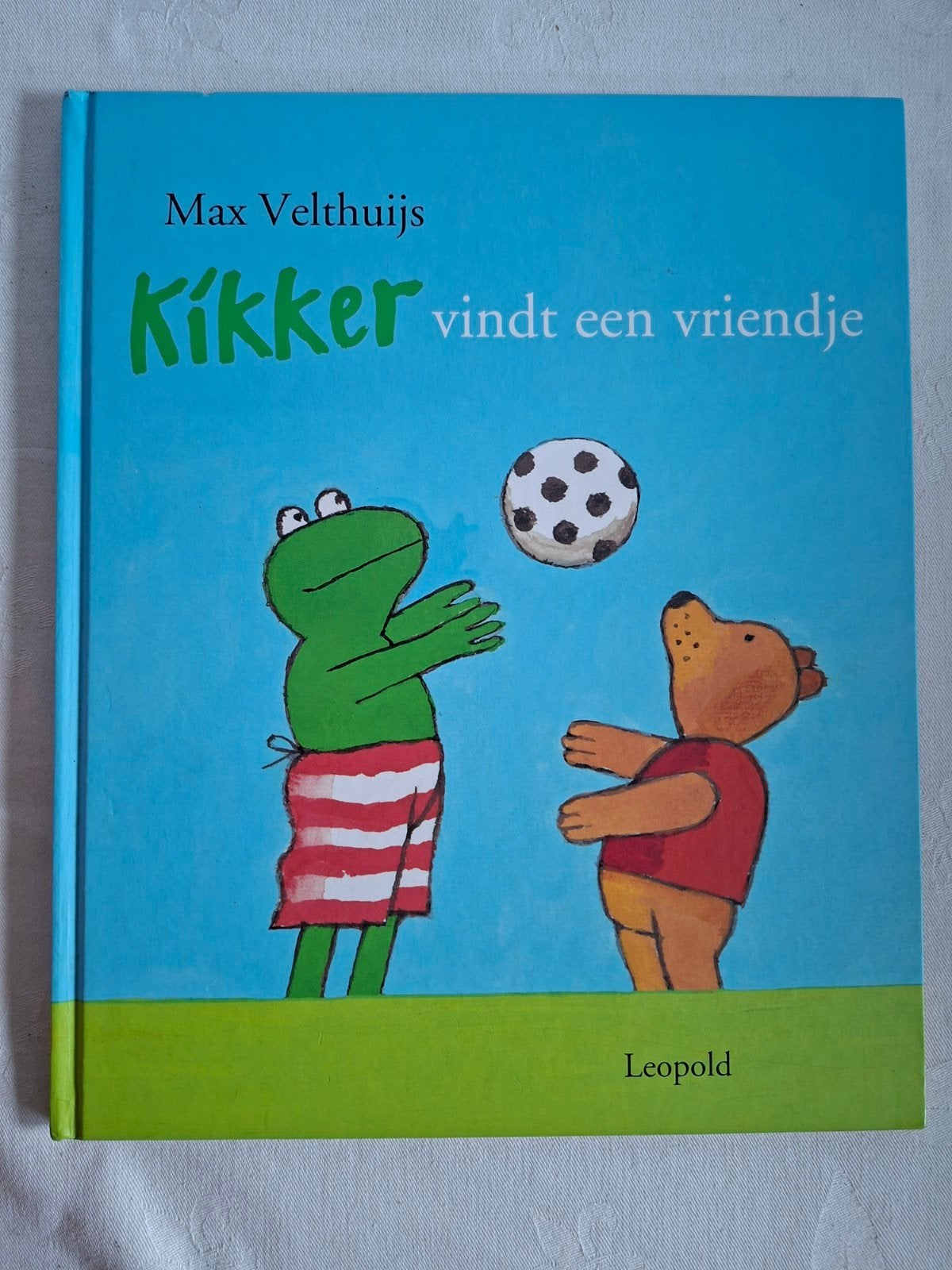 KIKKER vindt een vriendje ( groot formaat), Boeken, Ophalen of Verzenden, Zo goed als nieuw, Max Velthuijs