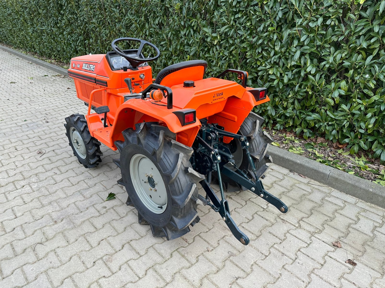 Kubota Bulltra B1-14 - 4x4 - zijschakeling, Gebruikt, Tot 2500, Tot 80 Pk, Ophalen
