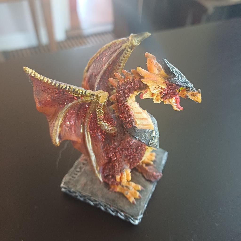 Leuk draak beeldje met glitter - Fantasy decoratie, Verzamelen, Beelden en Beeldjes, Ophalen, Gebruikt, Fantasy