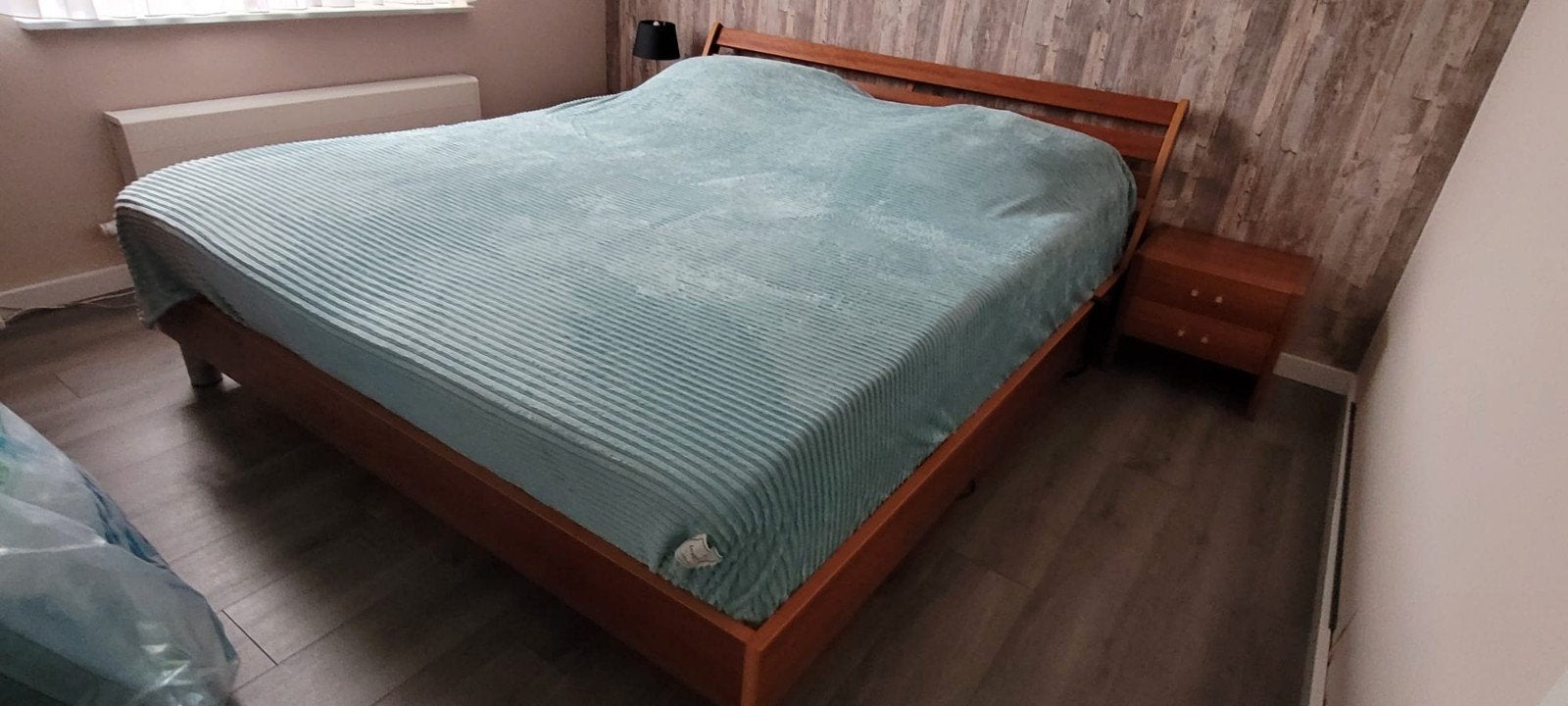 2 persoonsbed notenhout, Ophalen, Tweepersoons, 160 cm