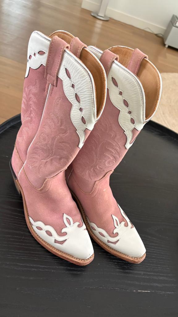 Roze cowboy laarzen van Bootstock, maat 39, echt suède, Kleding | Dames, Ophalen of Verzenden, Gedragen, Roze, Lage of Enkellaarzen