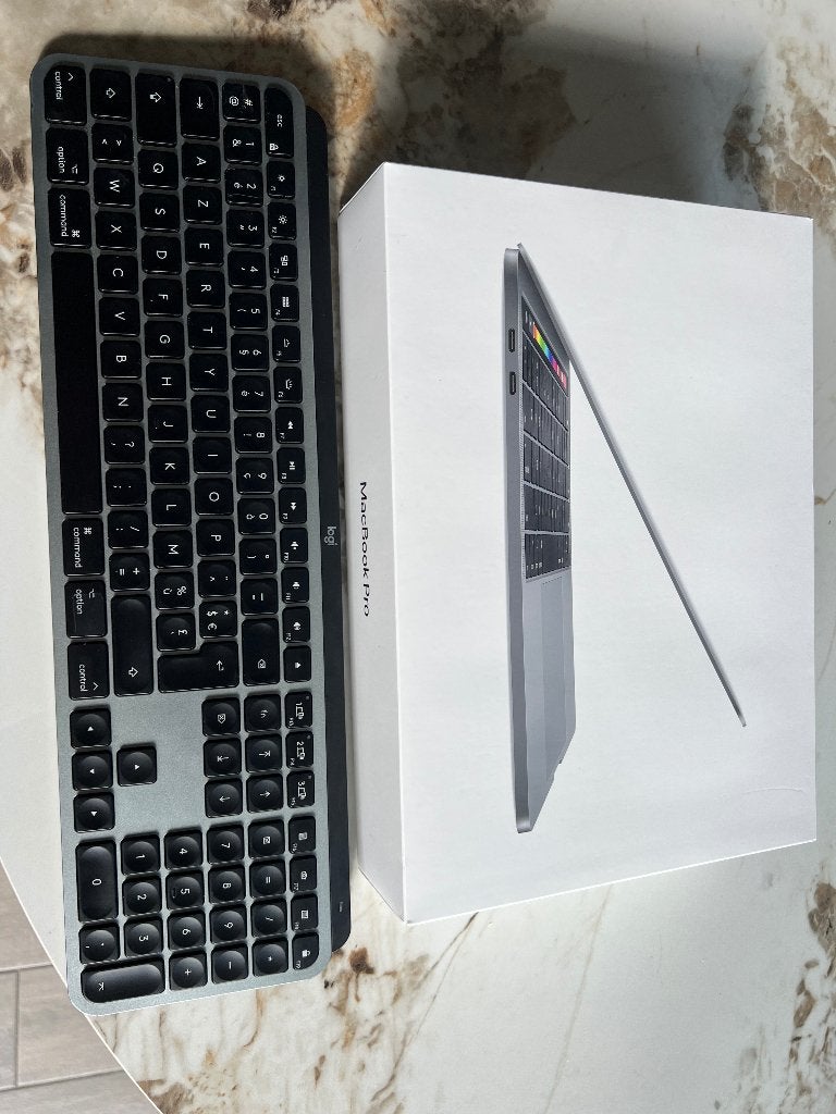 Macbook pro 13 inch + logitech keys for mac + magic mouse, Computers en Software, Gebruikt, 8 GB, 13 inch, Minder dan 2 Ghz