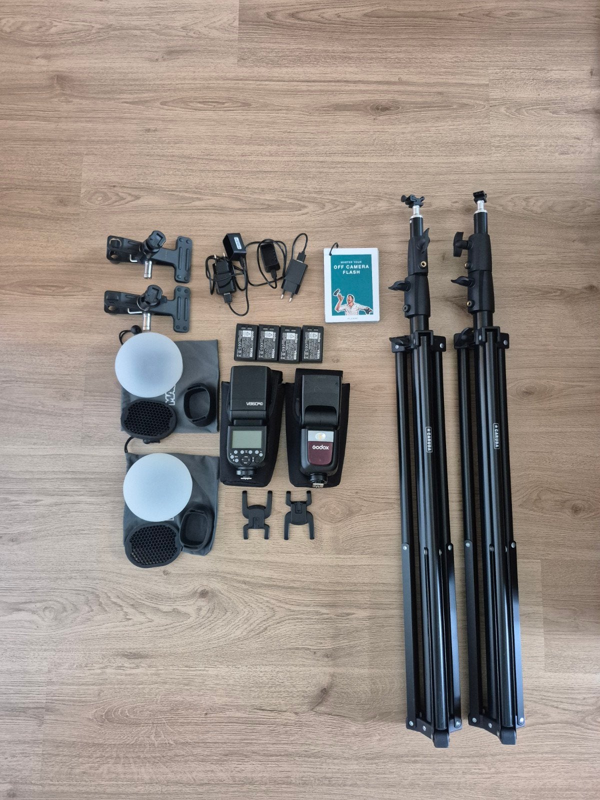 Godox V860III canon flitsers met accessoires, Ophalen, Canon, Externe flitser, Zo goed als nieuw