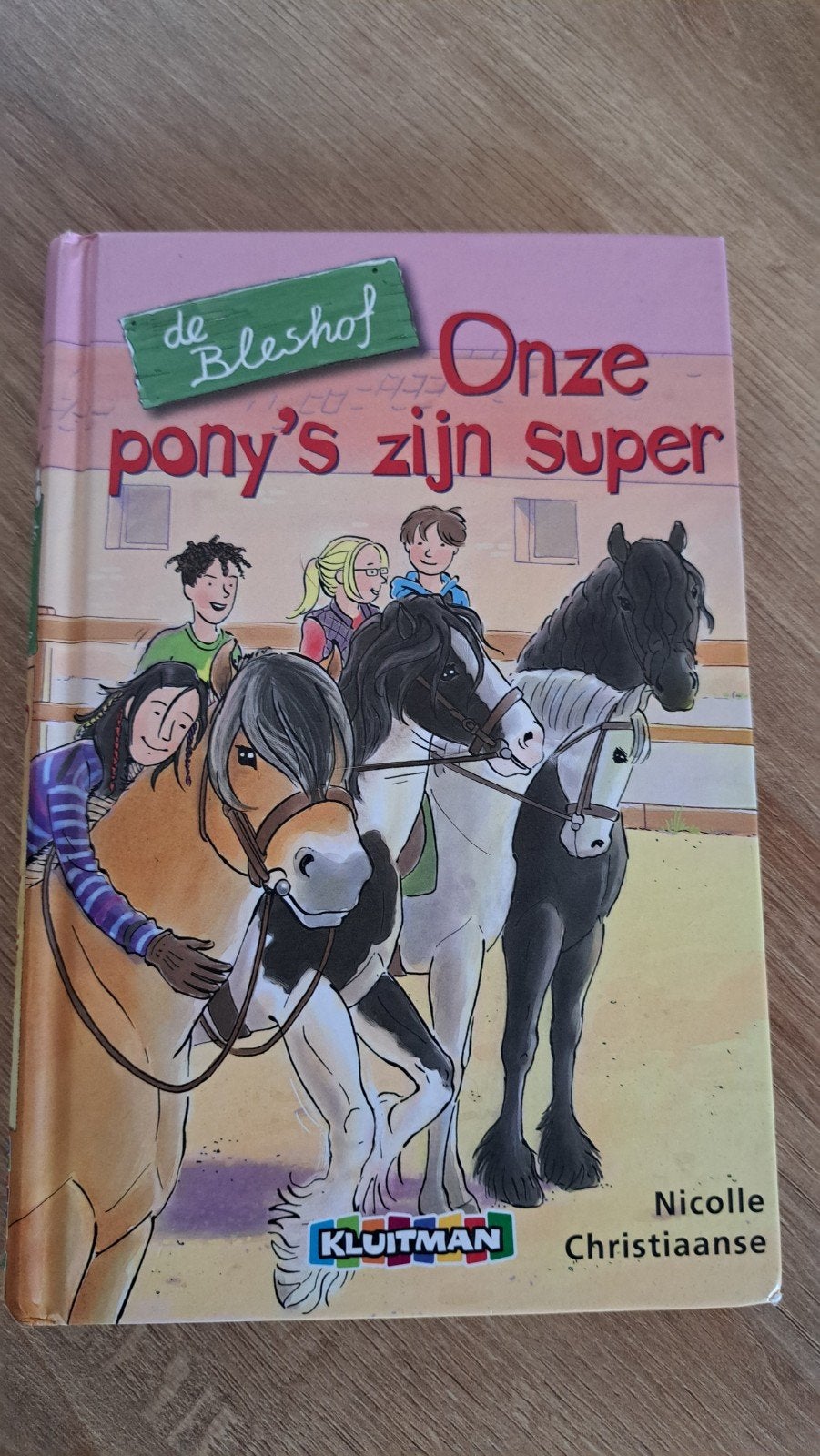 Nicolle Christiaanse - Onze pony's zijn super, Boeken, Fictie algemeen, Zo goed als nieuw, Nicolle Christiaanse, Ophalen of Verzenden