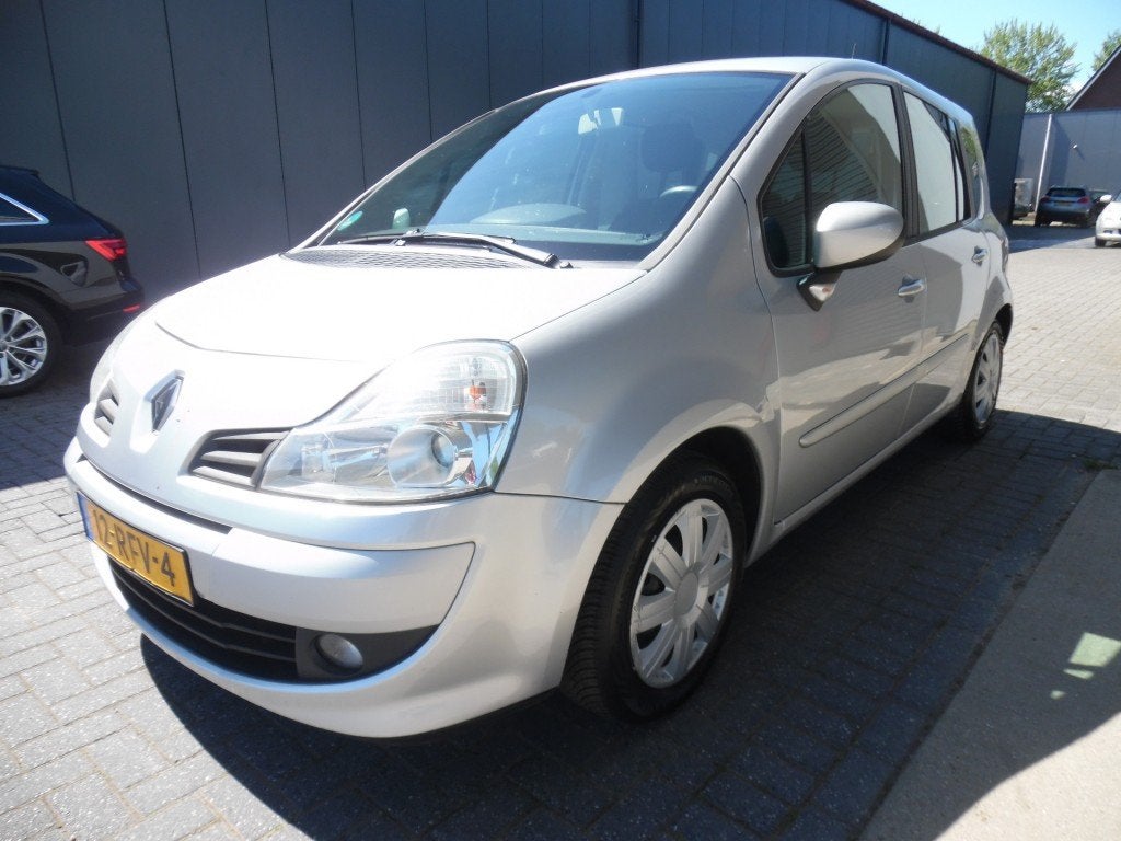 Renault MODUS 1.2 TCE NIGHT & DAY, Voorwielaandrijving, 101 pk, 4 cilinders, 49 €/maand