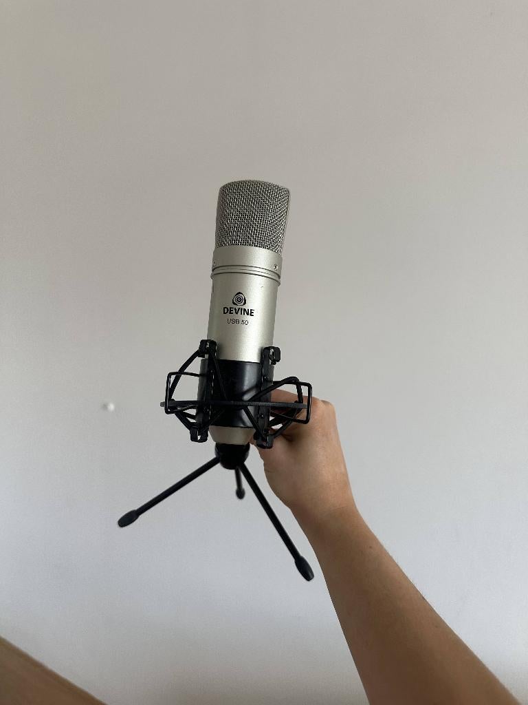 MOET DEZE WEEK WEG: Devine USB 50, Ophalen, Zo goed als nieuw, Studiomicrofoon