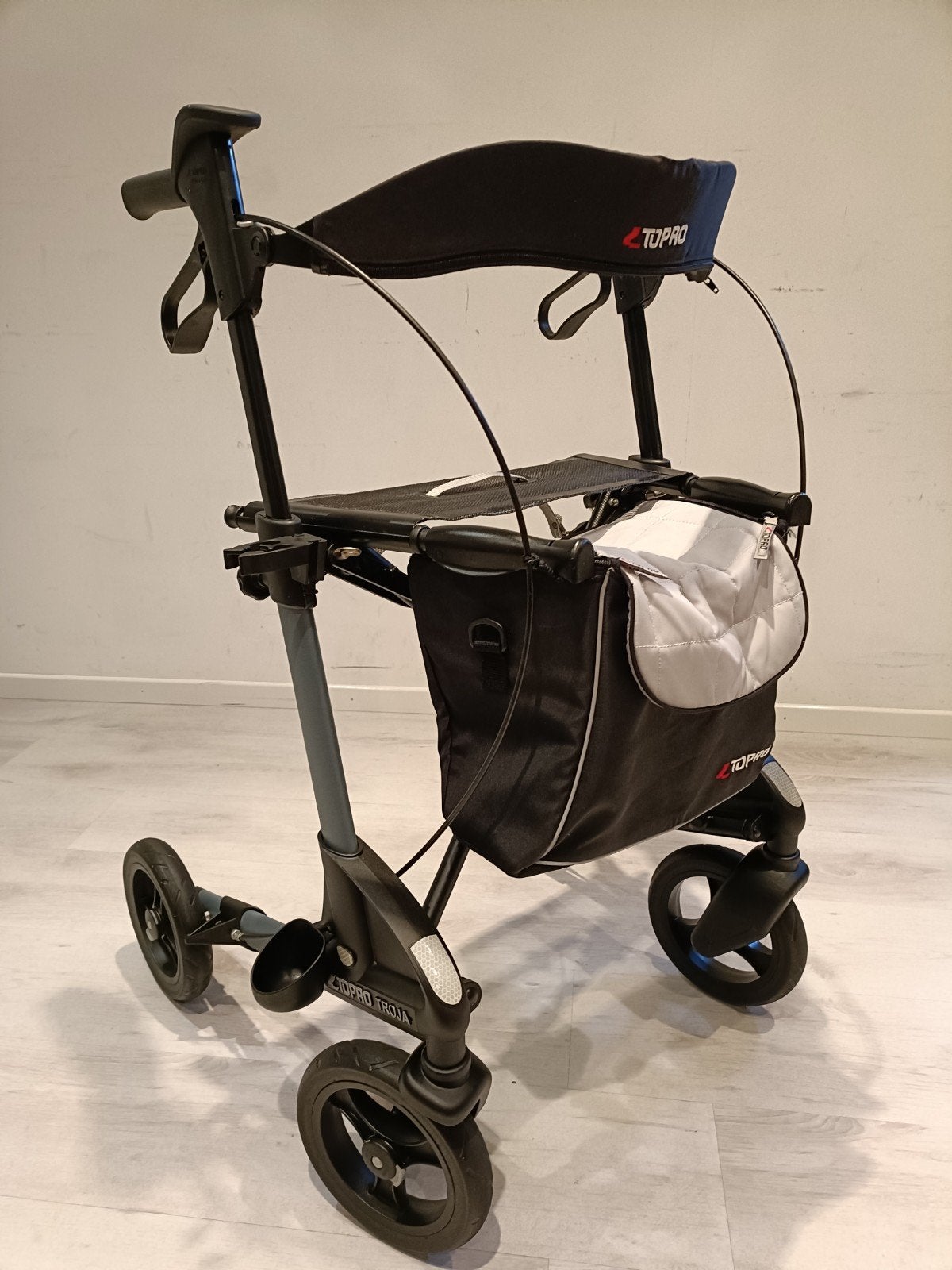 Te huur Topro Troja 2G Medium rollator €9,50 per week., Ophalen, -, -, Zo goed als nieuw
