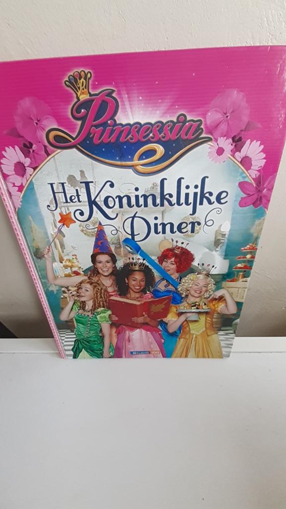 Prinsessia: Het Koninklijke Diner - Kinderboek, Boeken, Ophalen of Verzenden, Gelezen, Studio 100, 3 tot 4 jaar
