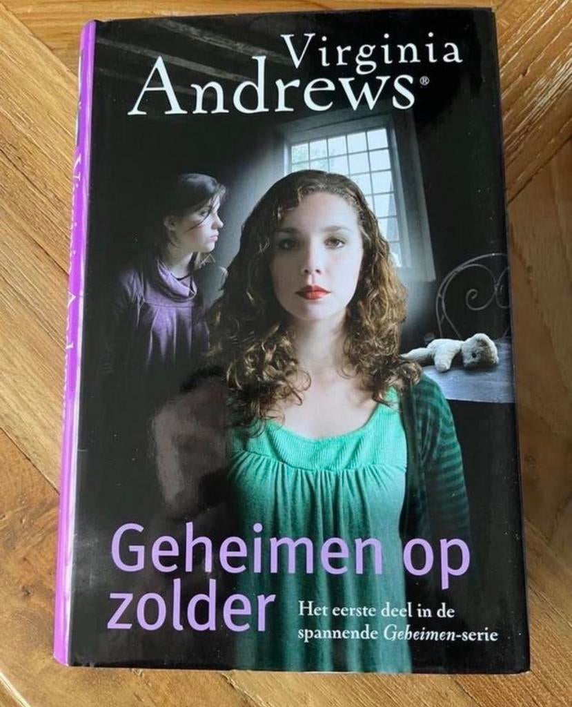 Virginia Andrews - Geheimen op zolder en in het duister, Ophalen of Verzenden, Zo goed als nieuw, Nederland