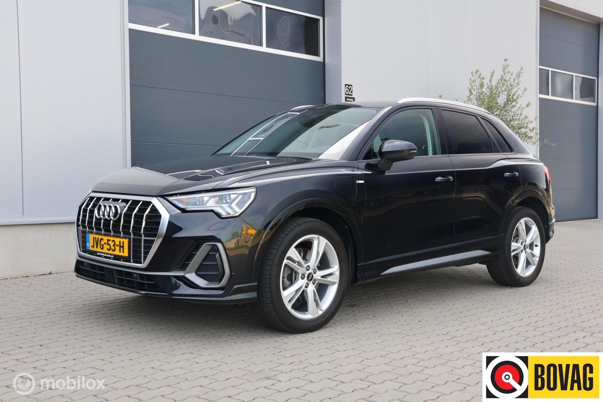 Audi Q3 45 TFSI e S-Line I Sonos I Camera I ACC | Carplay, Auto's, Stof, Gebruikt, Zwart, Zwart