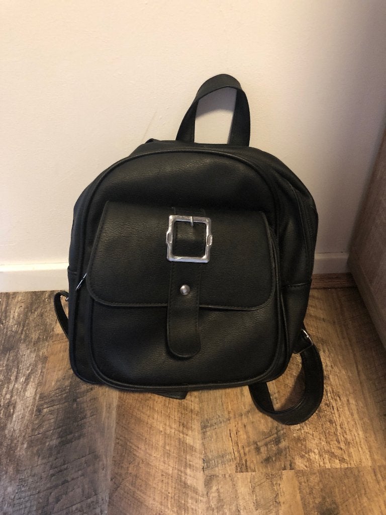 Zwarte rugtas, Overige merken, 25 tot 40 cm, Ophalen of Verzenden, Zo goed als nieuw