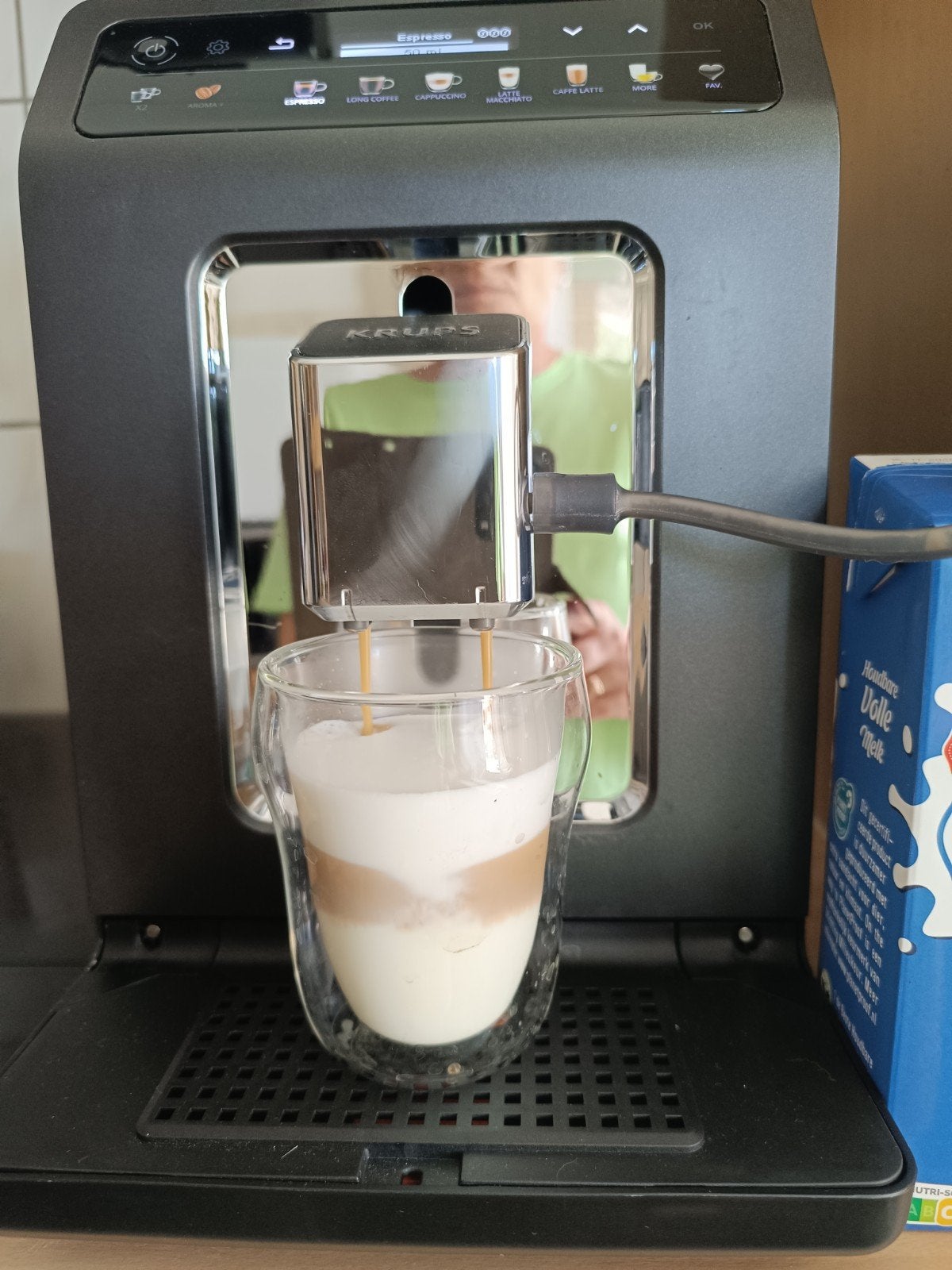Zgan koffiemachine merk Krups EA895, Koffiemachine, Zo goed als nieuw, 4 tot 10 kopjes, Afneembaar waterreservoir