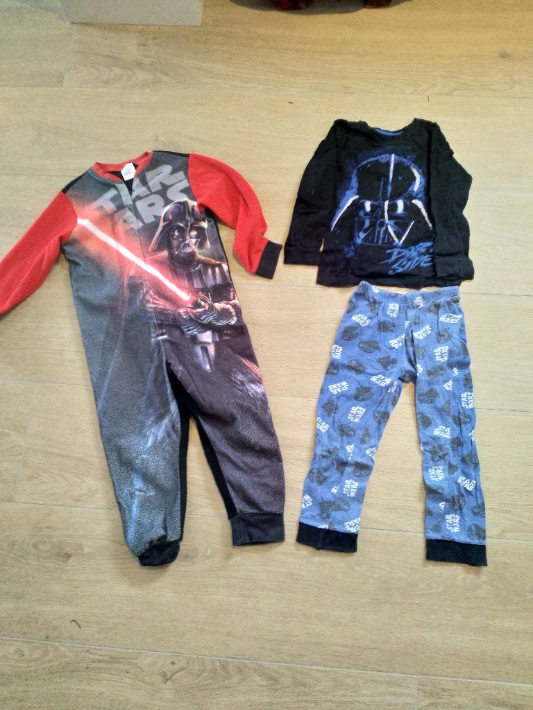 Star Wars onesie en pyjama 110-116, Ophalen of Verzenden, Gebruikt, Jongen, Nacht- of Onderkleding