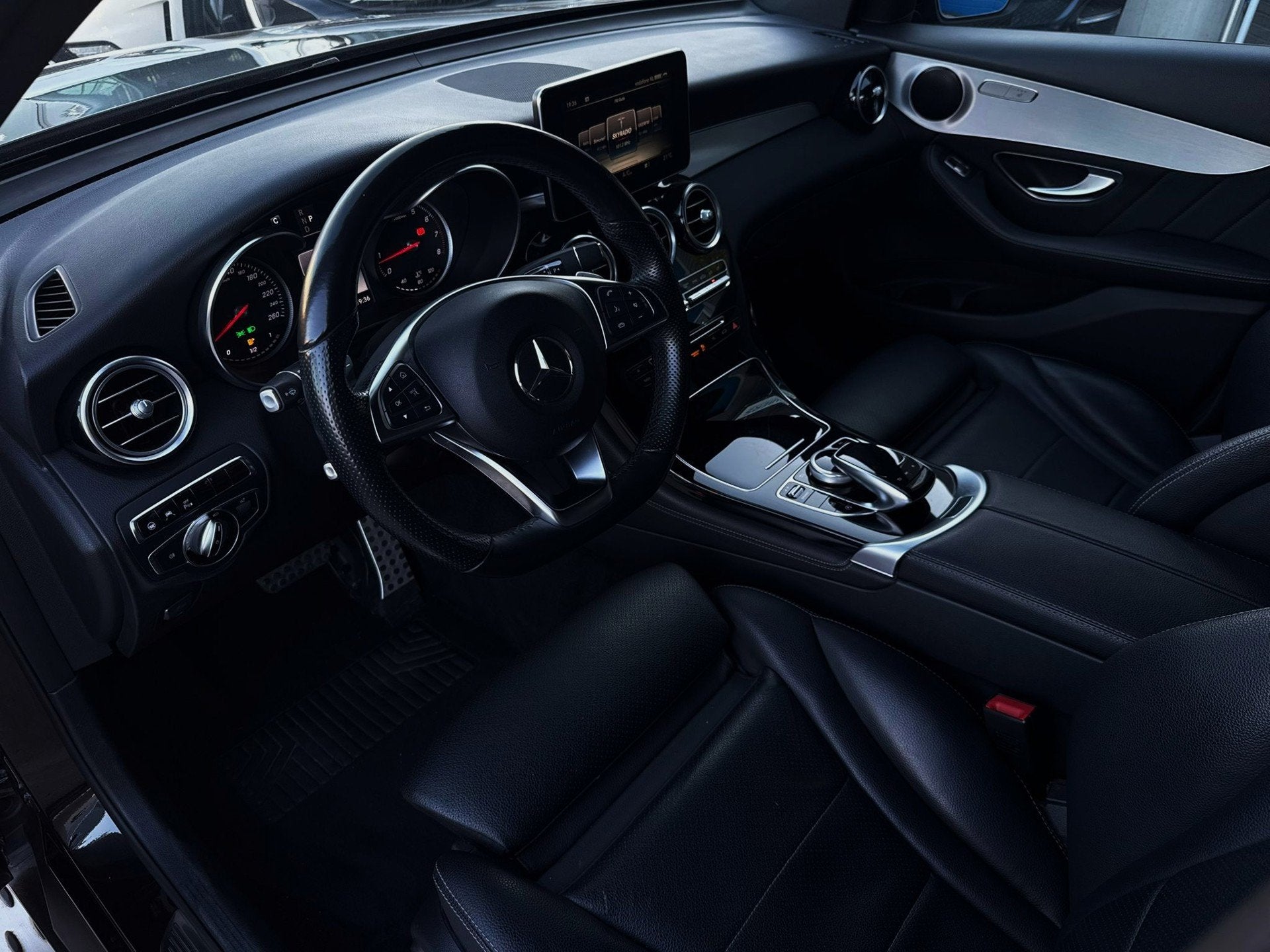 Mercedes-Benz GLC-klasse 250 4MATIC Edition1|Full Led|211PK|, Automaat, Dealer onderhouden, 4 cilinders, Zwart