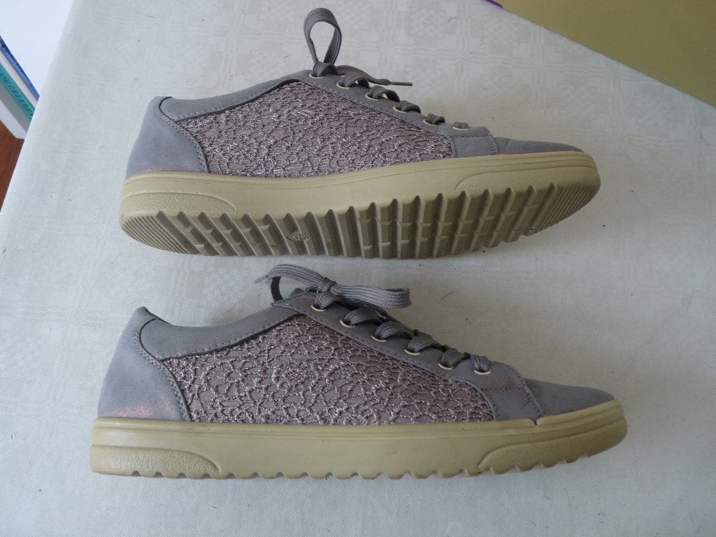 Lila +textiel kant veterschoen sneaker Excellent 42, Kleding | Dames, Schoenen, Overige kleuren, Ophalen of Verzenden, Gedragen