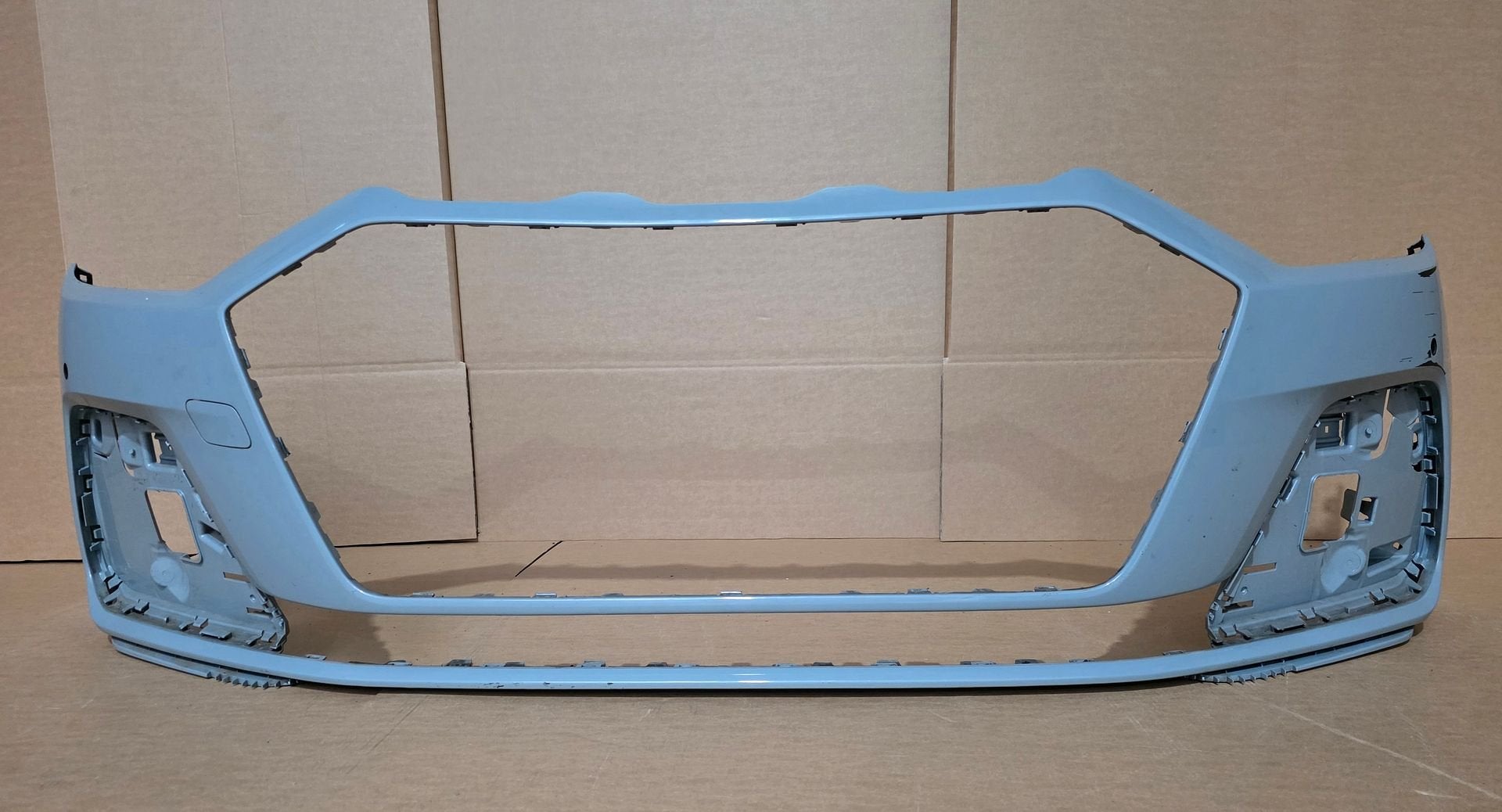 Voorbumper Audi A1 II GB 82A Basis Bumper 82A807437 Orgineel, Auto-onderdelen, Gebruikt, -, Voor, Bumper