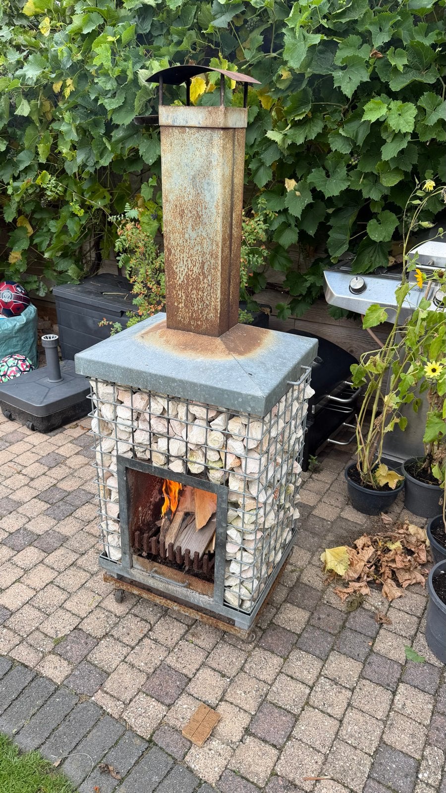 Robuuste verrijdbare buitenhaard + schoorsteen (schanskorf), Tuin en Terras, Ophalen, Gebruikt, Vuurton