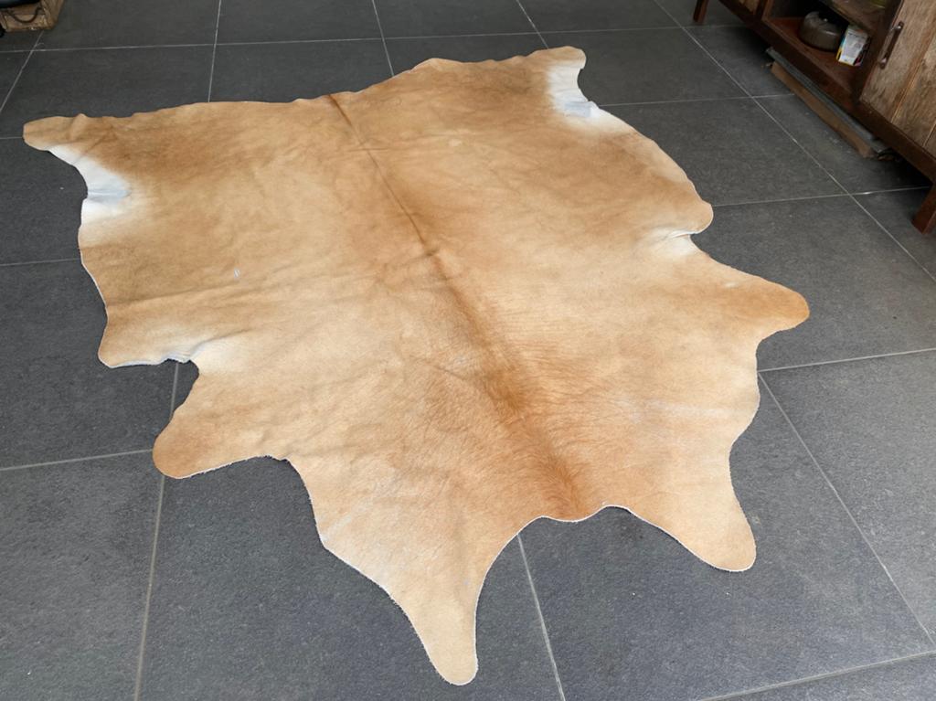 Koeien kleed beige wit, Huis en Inrichting, Stoffering | Tapijten en Kleden, Beige, 150 tot 200 cm, 200 cm of meer, Ophalen of Verzenden