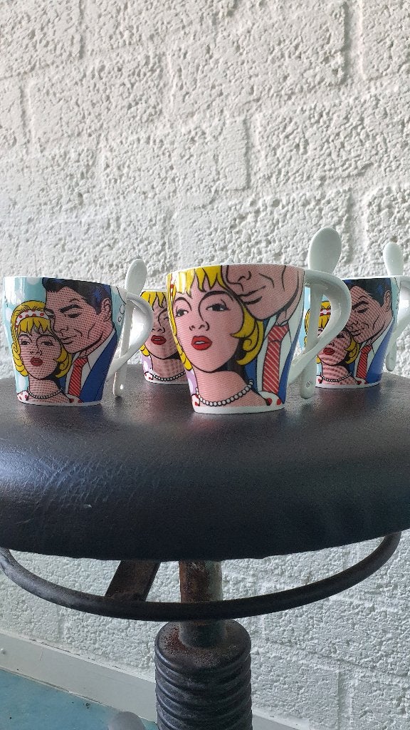 Pop Art Espresso Kopjes Set (4 stuks) met Lepeltjes, Huis en Inrichting, Keuken | Servies, Ophalen of Verzenden, Zo goed als nieuw