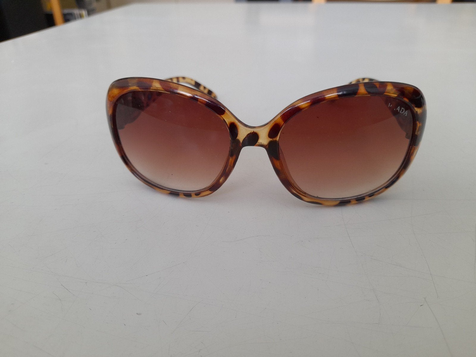 Zonnebril Prada - nieuwst., Ophalen, Zo goed als nieuw, Zwart, Prada