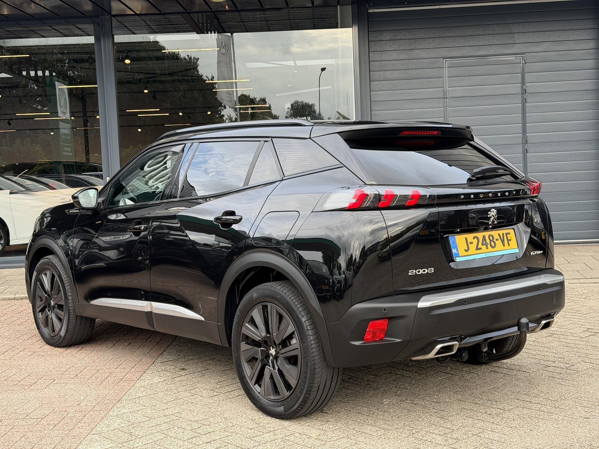 Peugeot 2008 1.2 PureTech GT-Line TREKHAAK | LEDER | AWD | 3, Gebruikt, Euro 6, 1199 cc, Leder en Stof