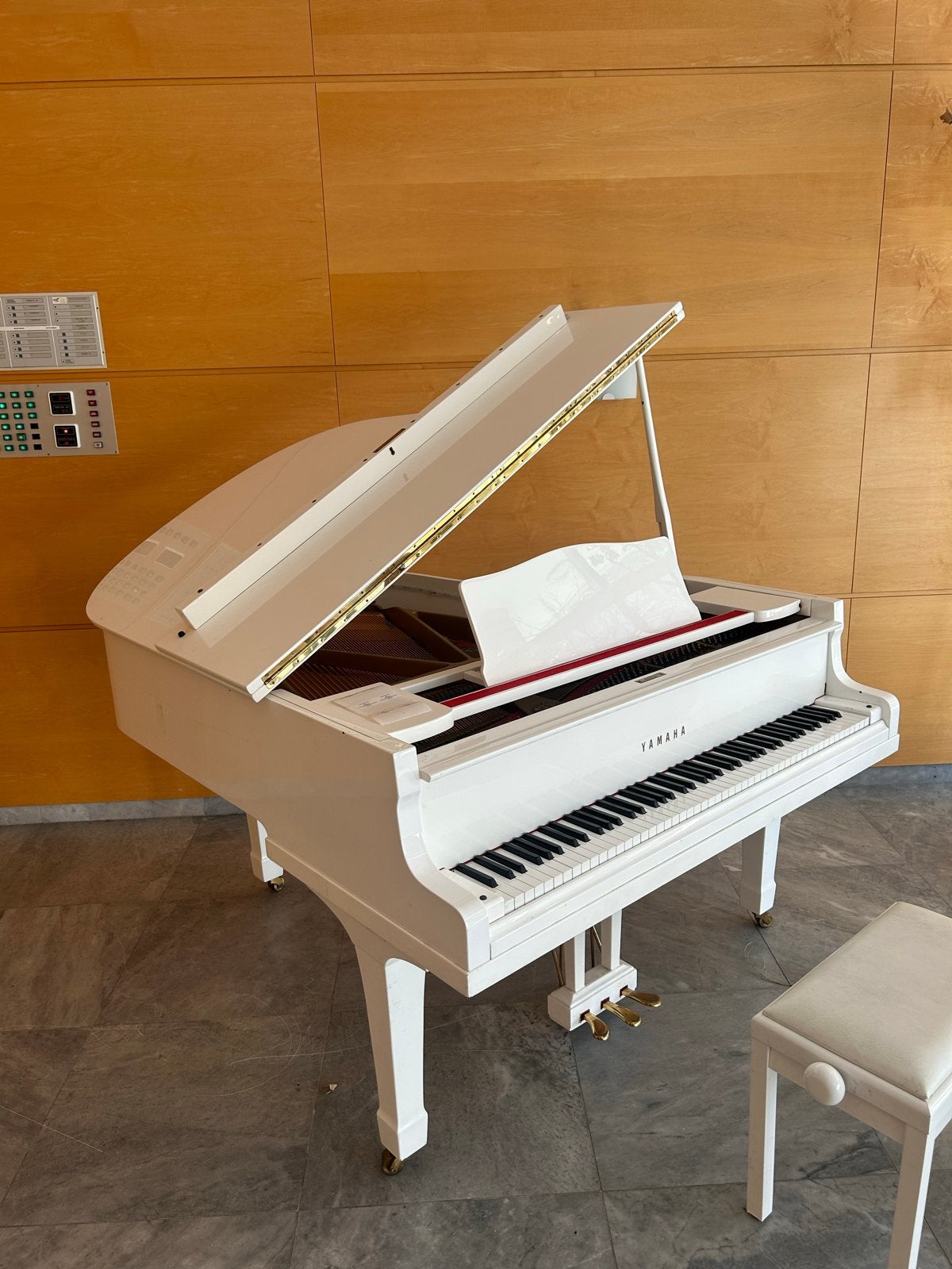 Witte Yamaha Vleugel - Zo goed als nieuw, Muziek en Instrumenten, Piano's, Ophalen, Wit, Zo goed als nieuw, Hoogglans
