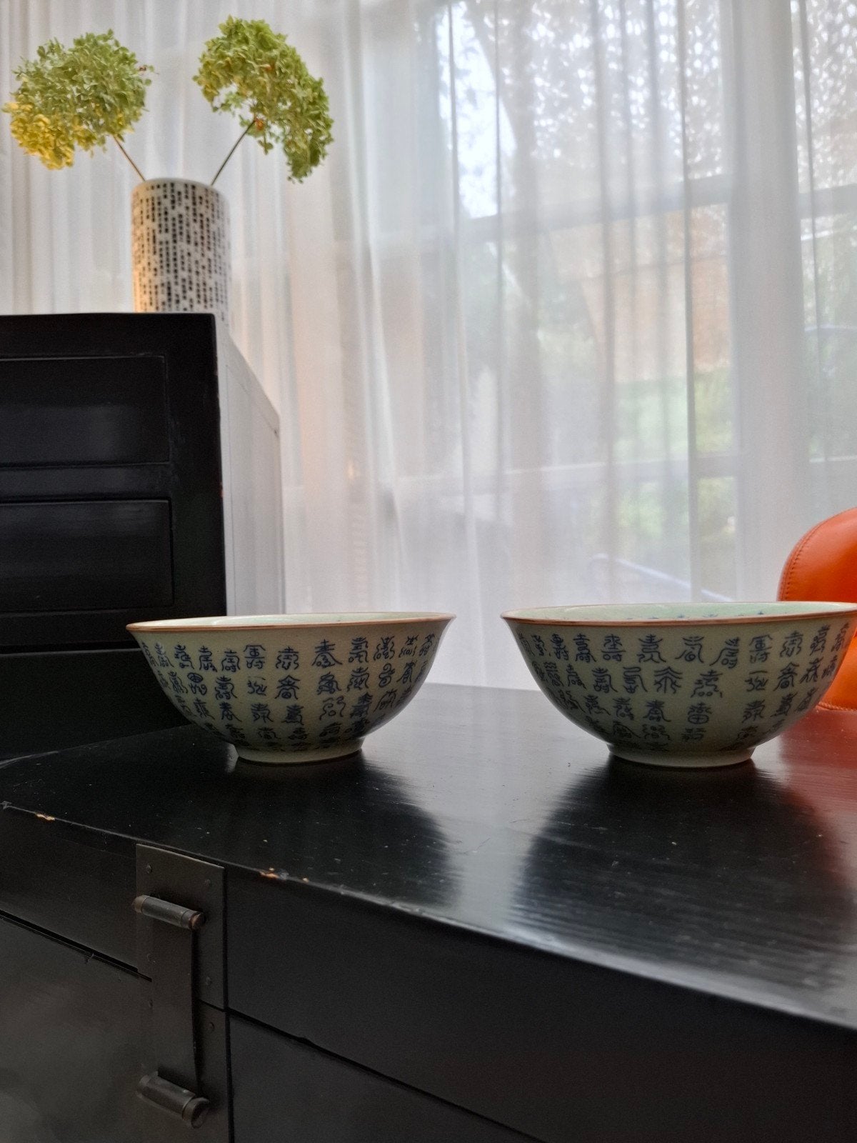 Set van 2 groene Chinese kommen met blauw kalligrafie, Ophalen