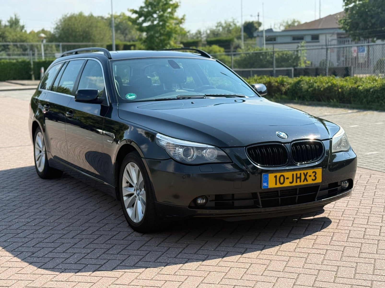 BMW 5-Serie 3.0 525D V6! PANORAMA Touring AUT 2009 Zwart, Auto's, Automaat, 2000 kg, Zwart, Stationwagon