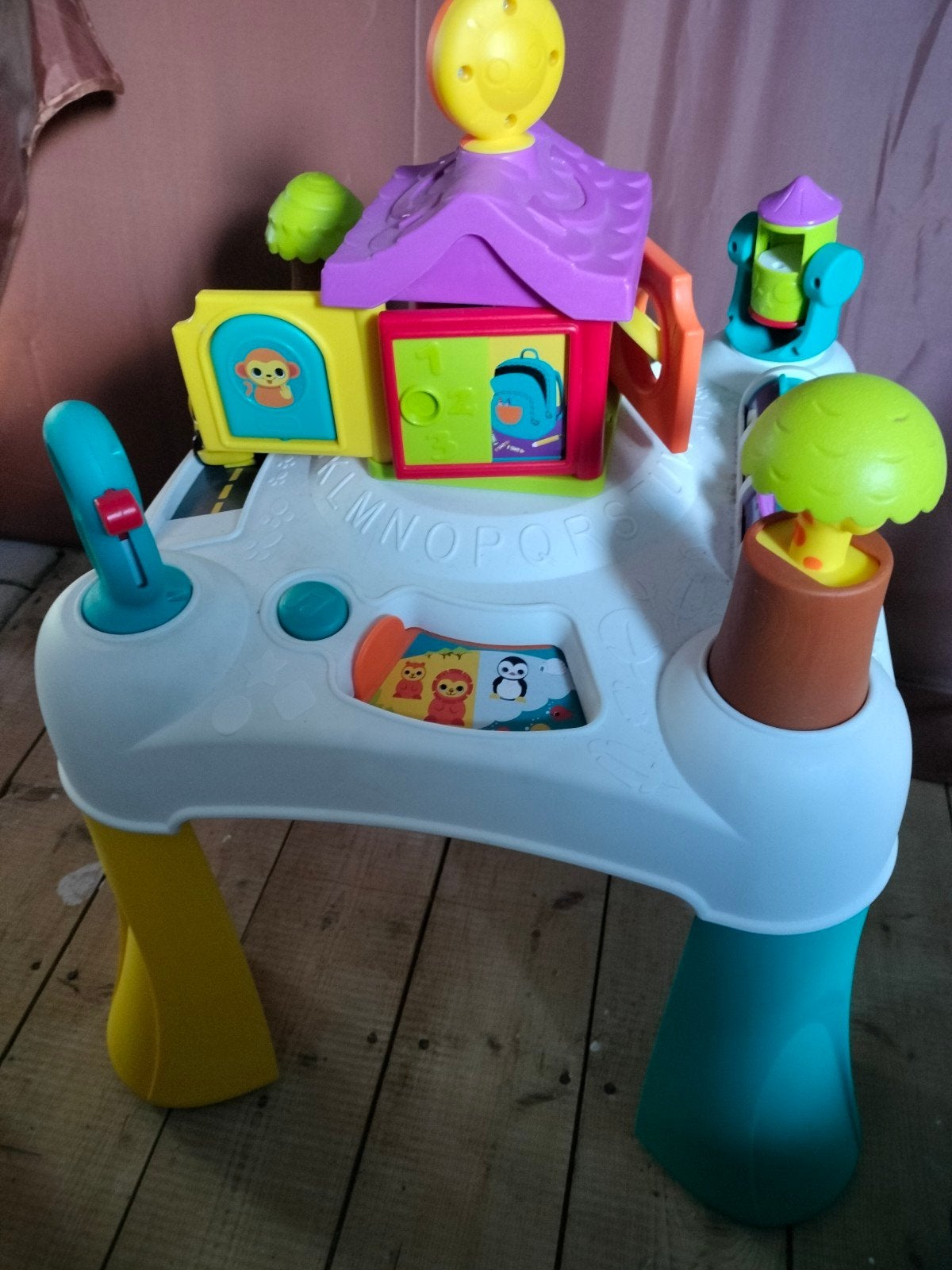 Speeltafel met geluid en beweegbare accesoires, Ophalen of Verzenden, Zo goed als nieuw