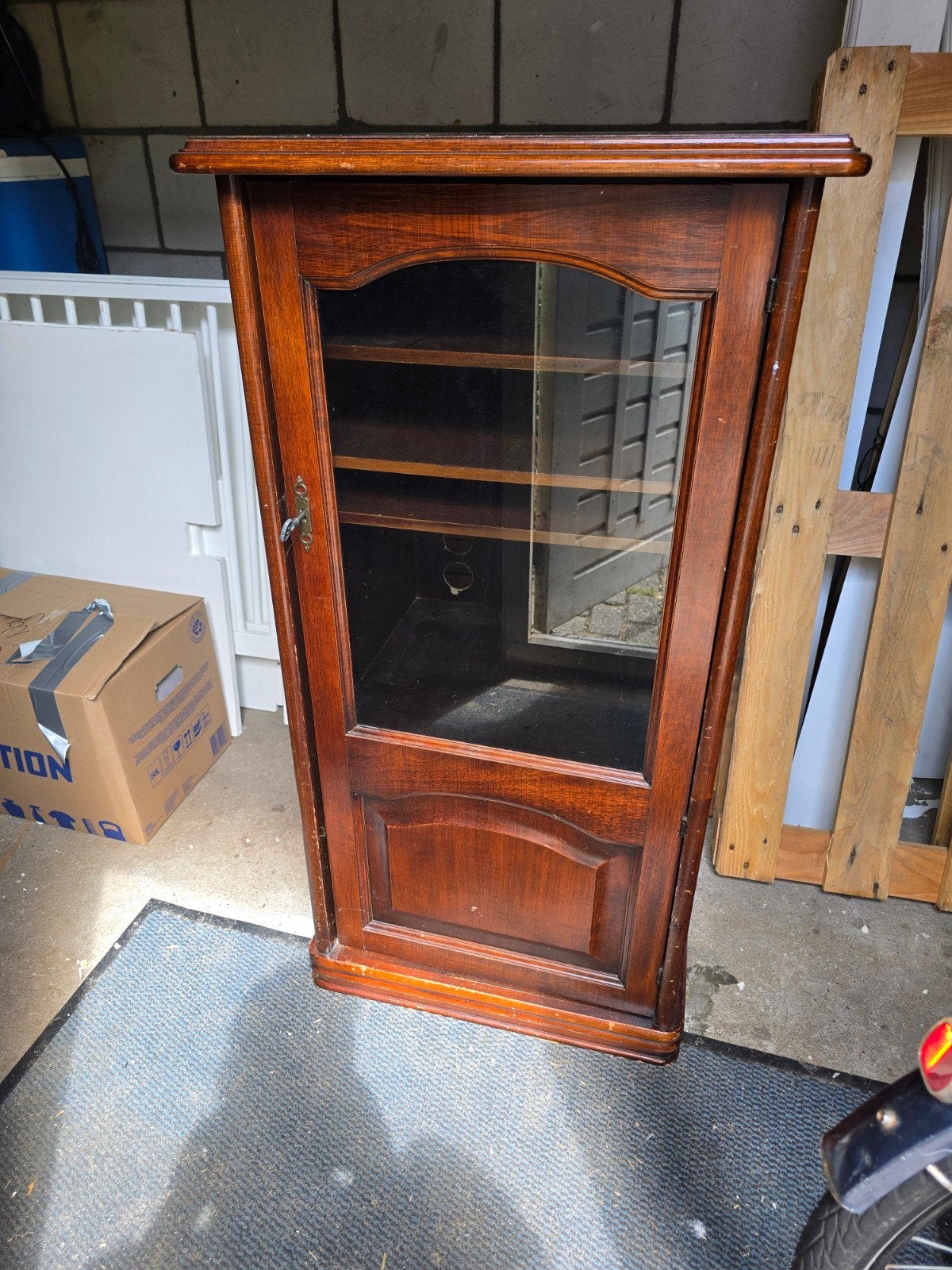 Houten vitrinekast voor platenspeler/stereotoren, Huis en Inrichting, Ophalen, Glas, 50 tot 100 cm, 25 tot 50 cm