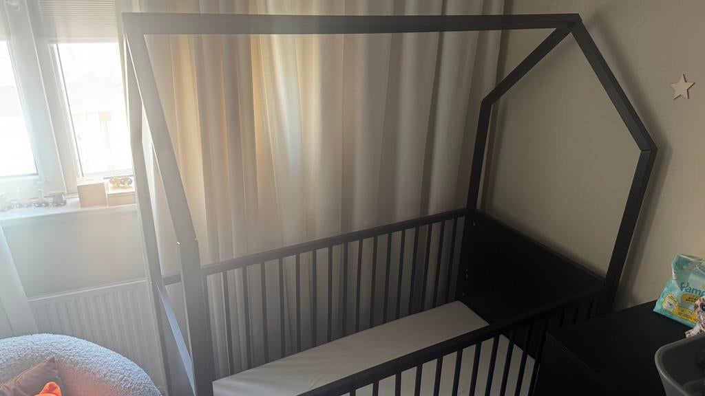 SChardt Doorgroeiledikant Venice Black House 70x140 + matras, Ophalen, Zo goed als nieuw, Ledikant