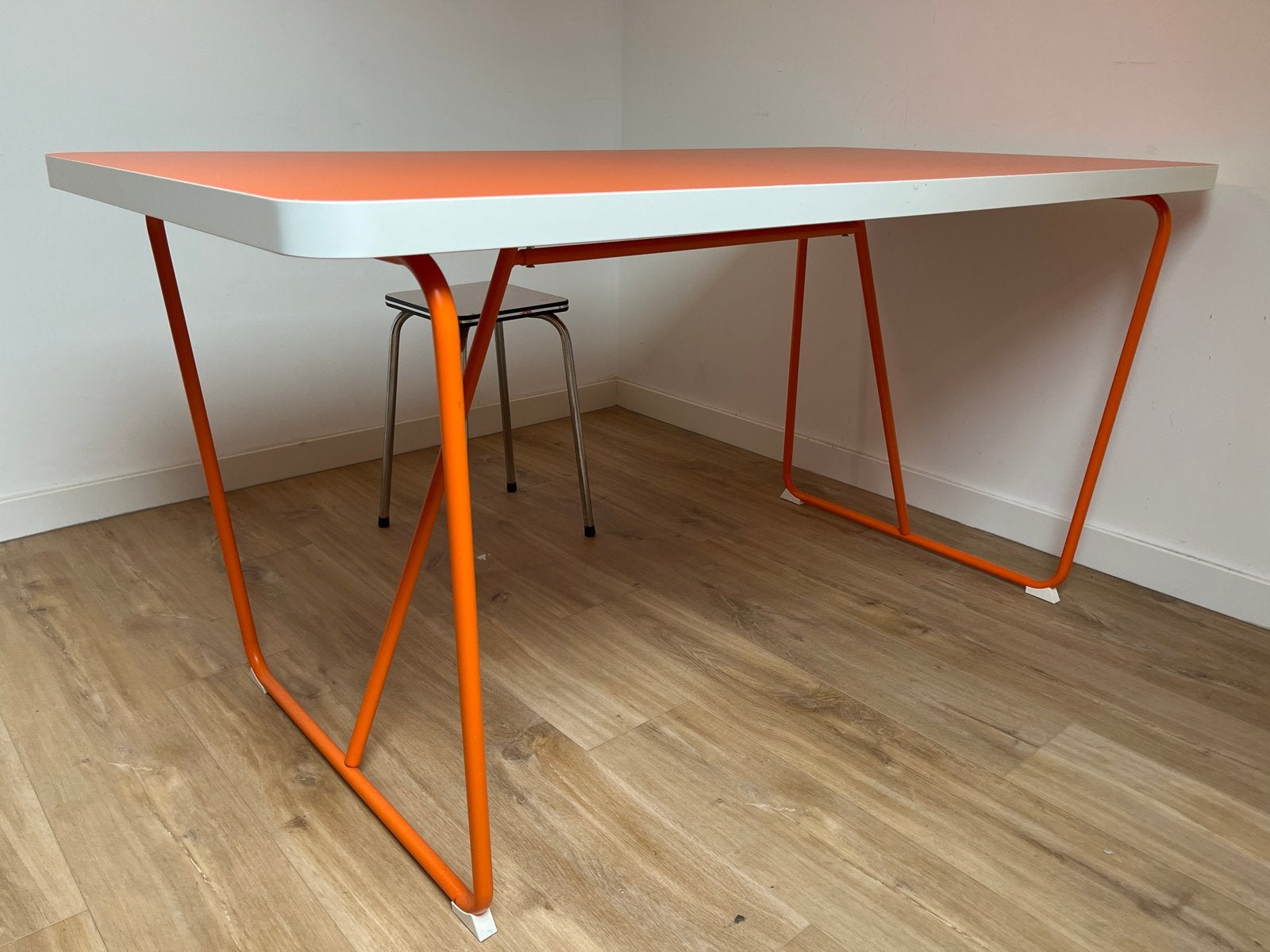 IKEA Backaryd onderstel eettafel of bureau - Oranje, Ophalen, 50 tot 100 cm, Zo goed als nieuw, Vier personen