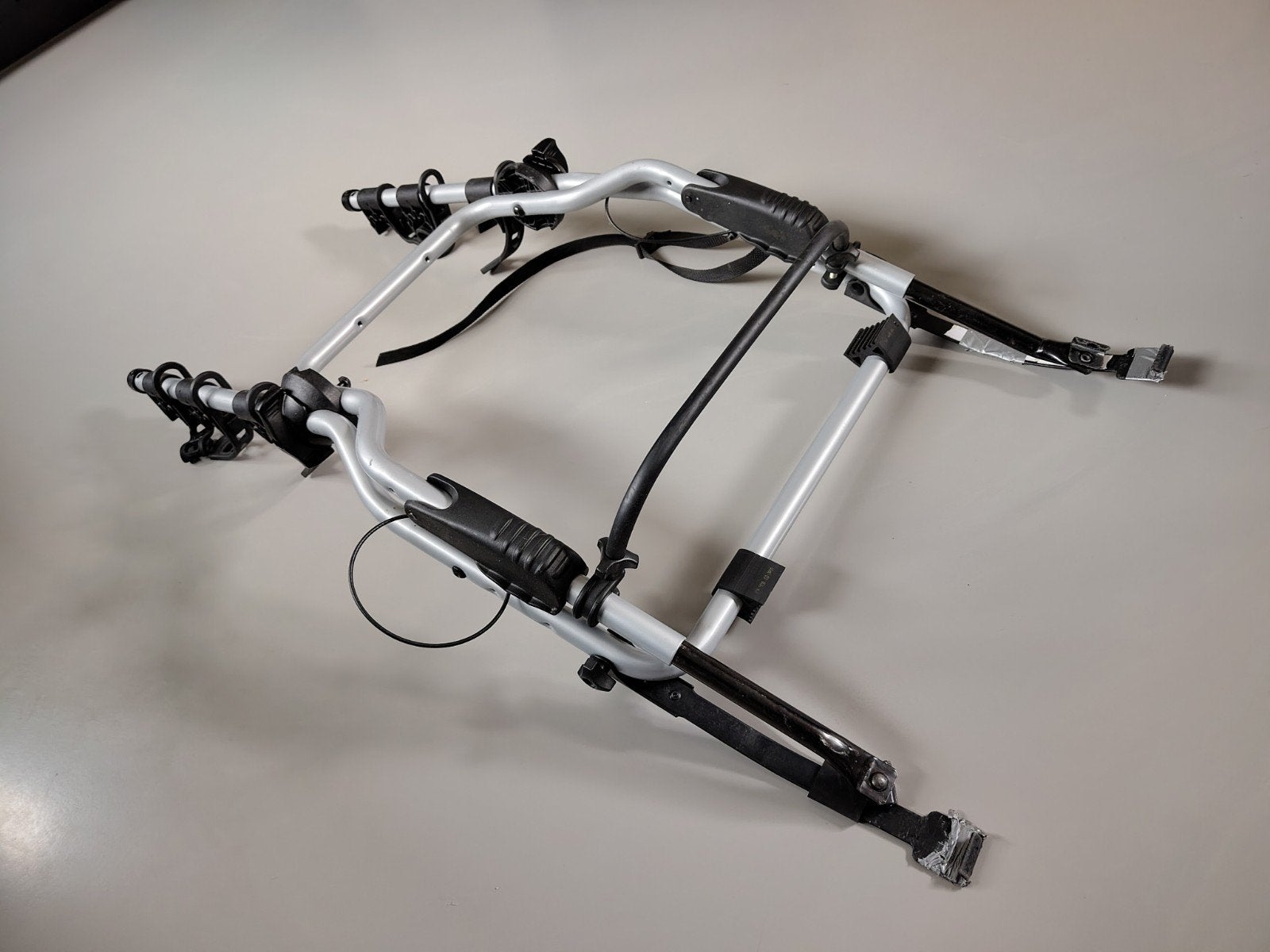 Thule opvouwbare fietsendrager voor montage op achterklep, Ophalen, Achterklepdrager