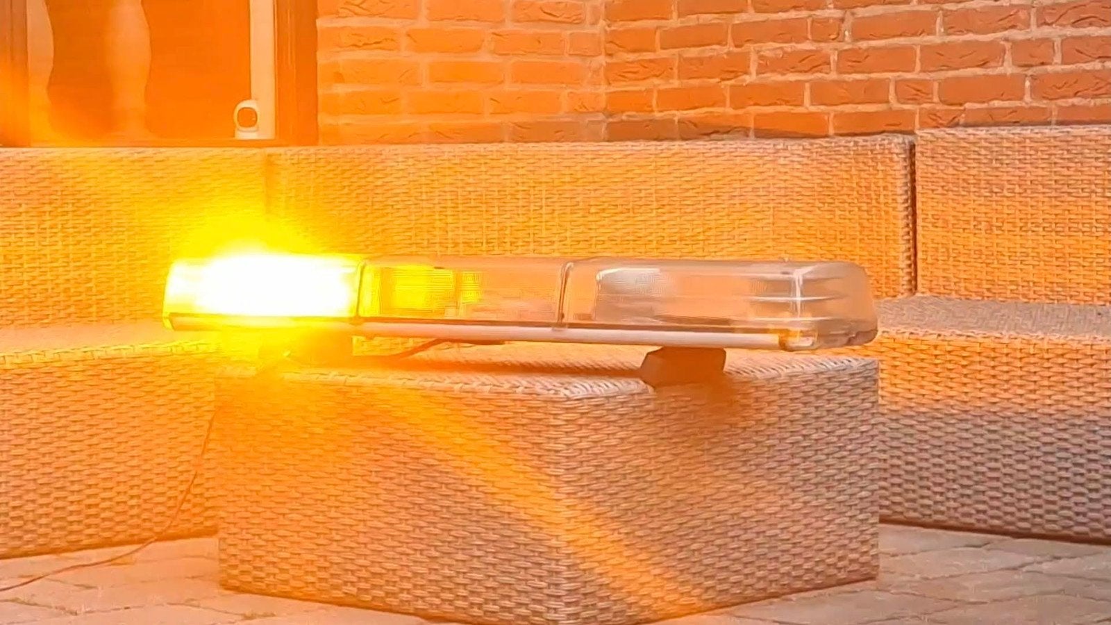 Zwaailicht oranje flitsbalk zwaailamp zwaaibalk lichtbalk

N, Auto diversen, Ophalen, -, -, -