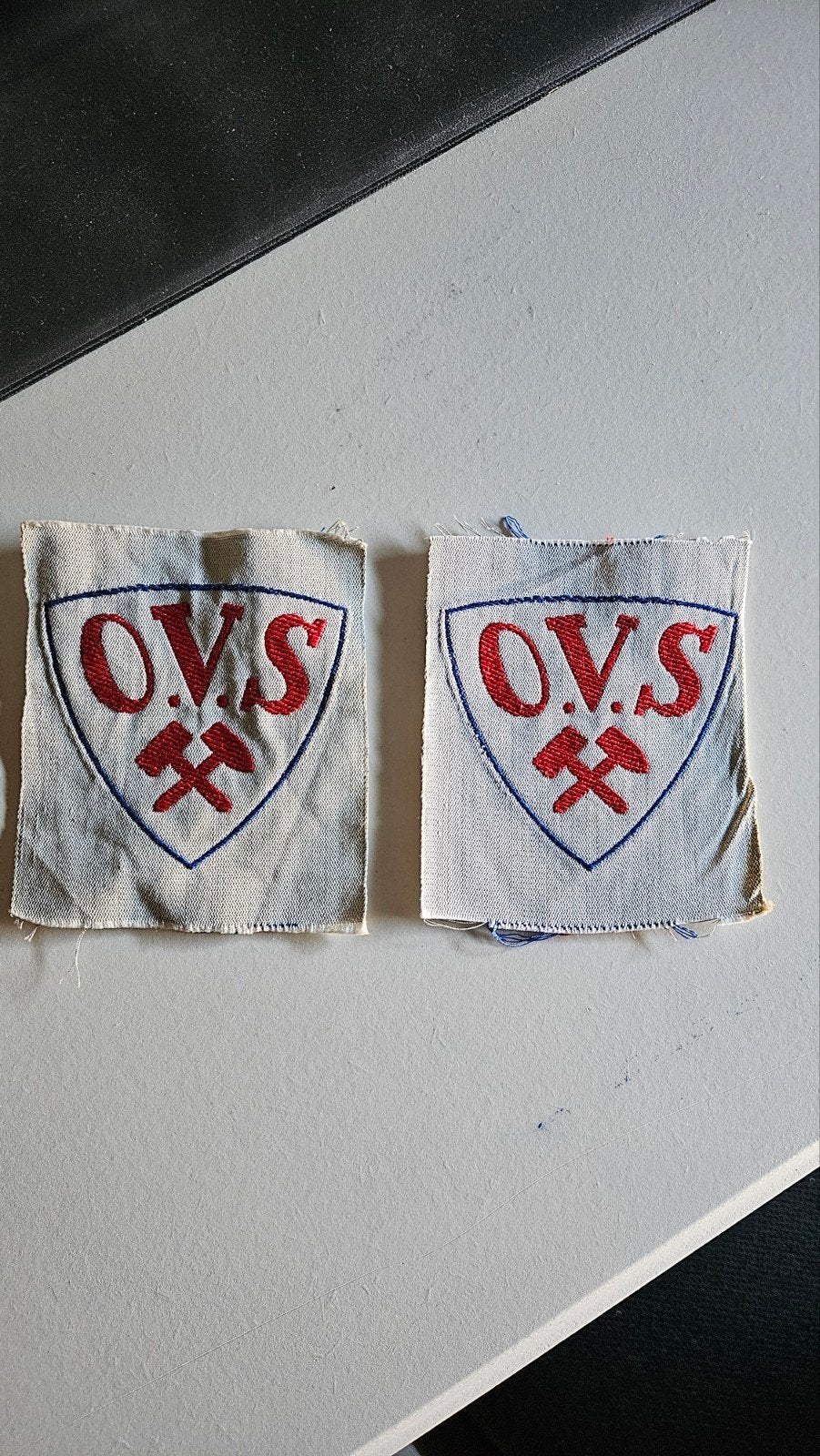 O.V.S. Emblemen / Mijnwerkers 2x, Ophalen of Verzenden, Gebruikt, Overige applicaties