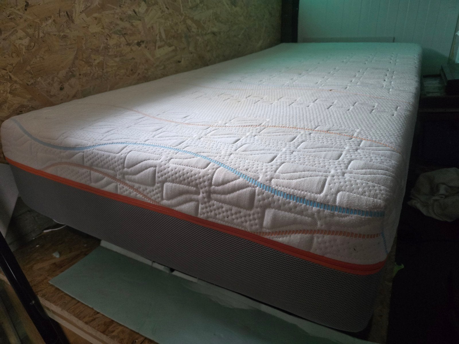 M-line matras en schotelbedbodem - zo goed als nieuw, Huis en Inrichting, Slaapkamer | Matrassen en Bedbodems, Ophalen, 90 cm